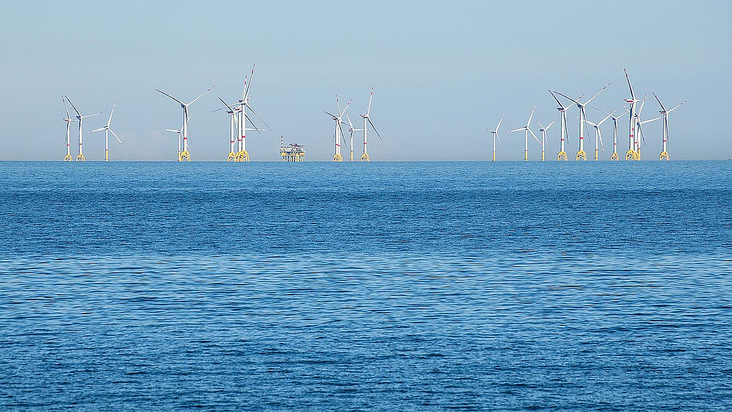 Ein Offshore Windpark im offenen Meer